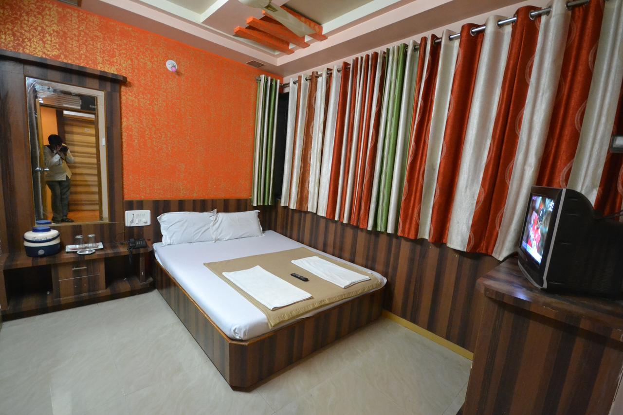 Hotel Sai Hari Prasad เชอร์ดี ภายนอก รูปภาพ
